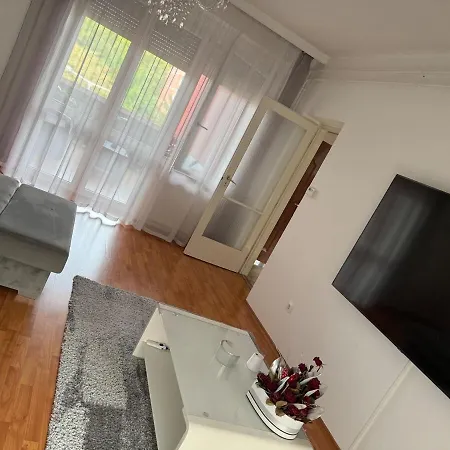 Apartment Lena *