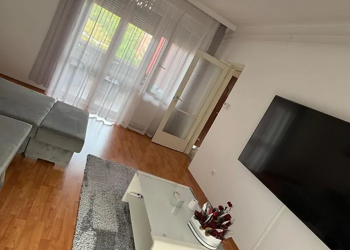 Apartament Lena *